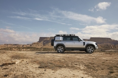 2020-Land-Rover-Defender-110-Off-Road-1