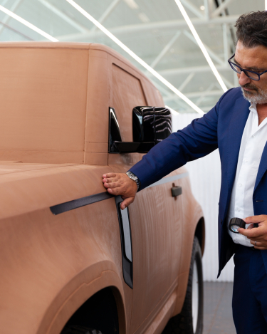 2020-Land-Rover-Defender-Design-Studio-30