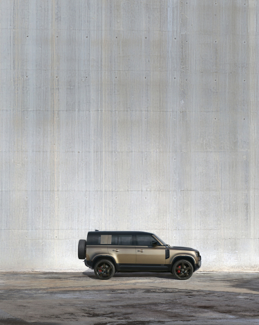 2020-Land-Rover-Defender-Distinctive-Silhouette-10