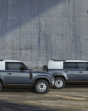2020-Land-Rover-Defender-Distinctive-Silhouette-11