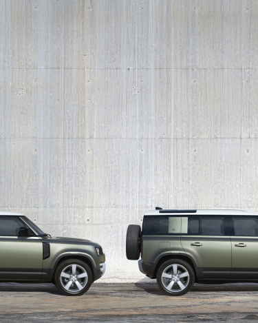2020-Land-Rover-Defender-Distinctive-Silhouette-12