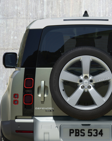 2020-Land-Rover-Defender-Distinctive-Silhouette-2
