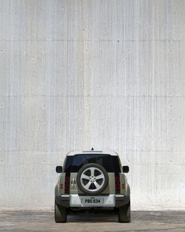 2020-Land-Rover-Defender-Distinctive-Silhouette-4