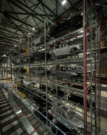 2020-Land-Rover-Defender-Manufacturing-15