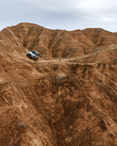 2020-Land-Rover-Defender-Off-Road-in-Kazakhstan-16