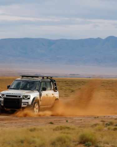 2020-Land-Rover-Defender-Off-Road-in-Kazakhstan-31