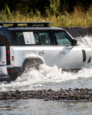 2020-Land-Rover-Defender-Off-Road-in-Kazakhstan-44