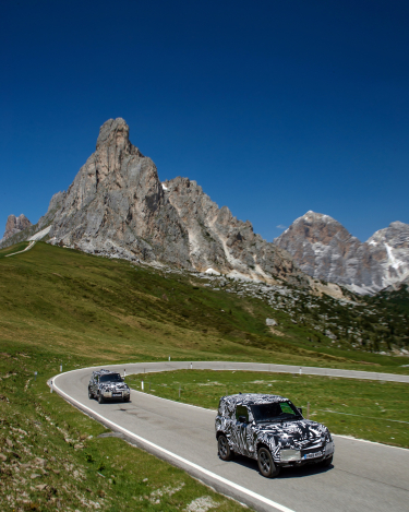 2020-Land-Rover-Defender-Tested-to-Extremes-10