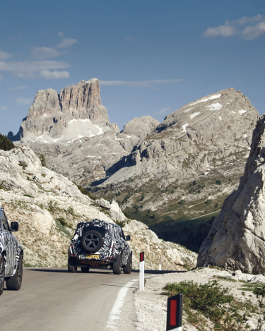 2020-Land-Rover-Defender-Tested-to-Extremes-11