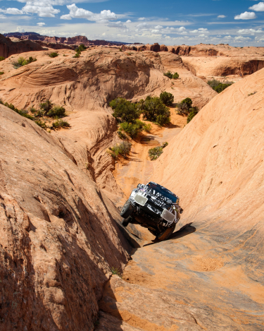 2020-Land-Rover-Defender-Tested-to-Extremes-20