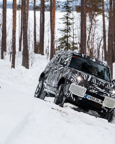 2020-Land-Rover-Defender-Tested-to-Extremes-33