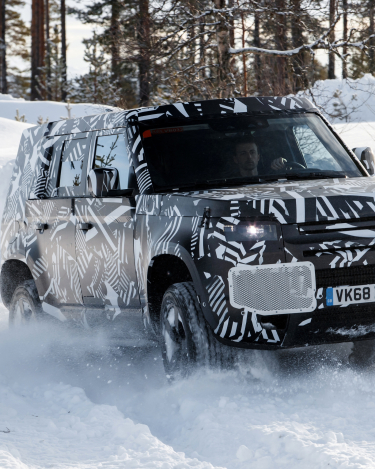 2020-Land-Rover-Defender-Tested-to-Extremes-34