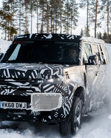 2020-Land-Rover-Defender-Tested-to-Extremes-35