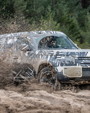 2020-Land-Rover-Defender-Tested-to-Extremes-40