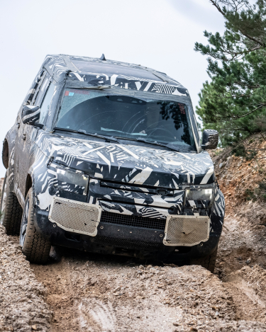 2020-Land-Rover-Defender-Tested-to-Extremes-41