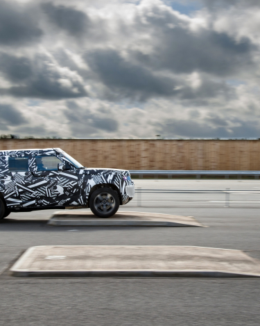 2020-Land-Rover-Defender-Tested-to-Extremes-46