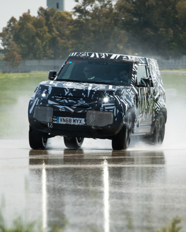 2020-Land-Rover-Defender-Tested-to-Extremes-5