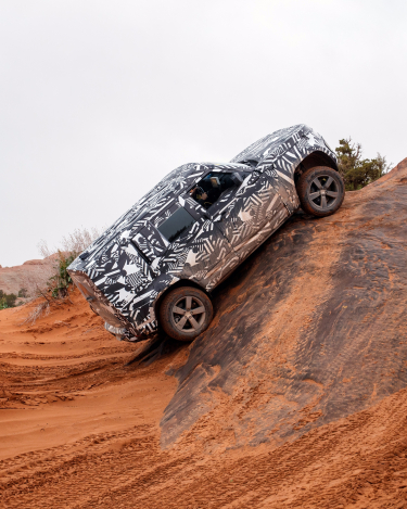 2020-Land-Rover-Defender-Tested-to-Extremes-55