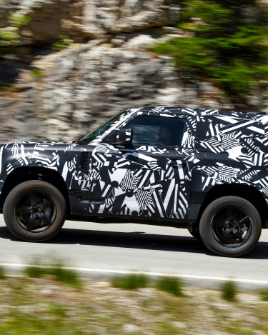 2020-Land-Rover-Defender-Tested-to-Extremes-8