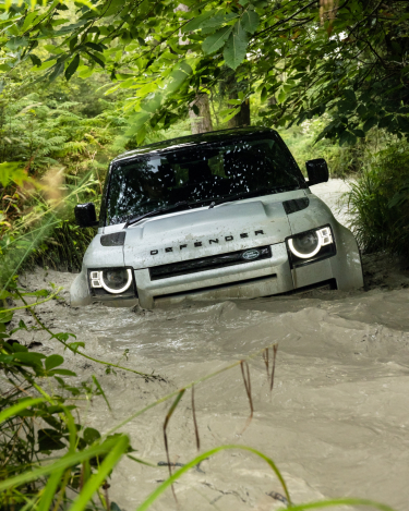 2021-Land-Rover-Defender-21