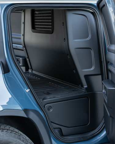 2021-Land-Rover-Defender-Hard-Top-Interiors-7
