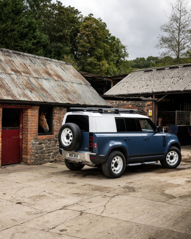2021-Land-Rover-Defender-Hard-Top-14