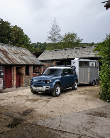 2021-Land-Rover-Defender-Hard-Top-17