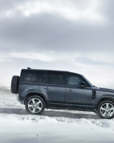 2021-Land-Rover-Defender-Hard-Top-2