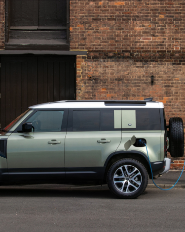 2021-Land-Rover-Defender-PHEV-1