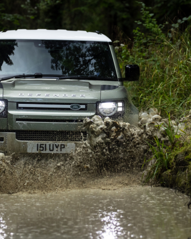 2021-Land-Rover-Defender-PHEV-16