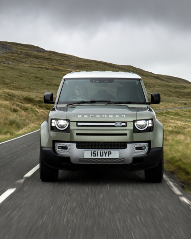 2021-Land-Rover-Defender-PHEV-19