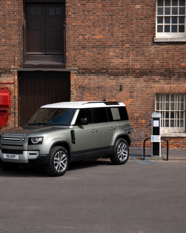 2021-Land-Rover-Defender-PHEV-4
