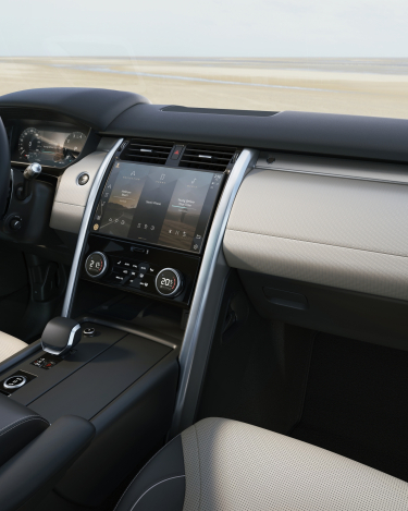 2021-Land-Rover-Discovery-Interiors-1