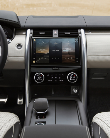 2021-Land-Rover-Discovery-Interiors-3