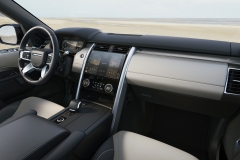 2021-Land-Rover-Discovery-Interiors-1