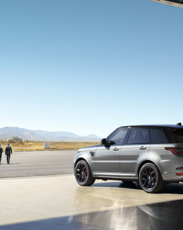 2021-Range-Rover-Sport-SVR-Carbon-Edition-3