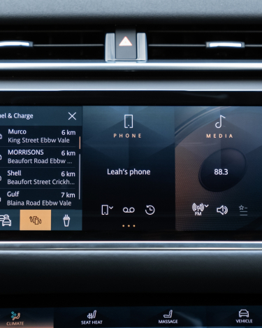 2021-Range-Rover-Velar-Interiors-10