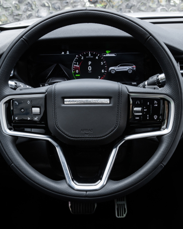 2021-Range-Rover-Velar-Interiors-17
