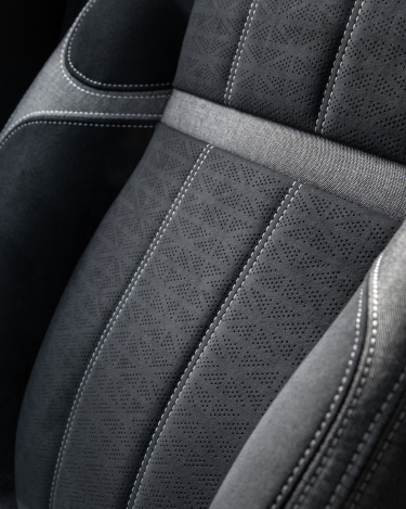 2021-Range-Rover-Velar-Interiors-30