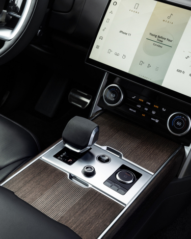 RR_22MY_03_AB_P400_LWB_INTERIOR_070422