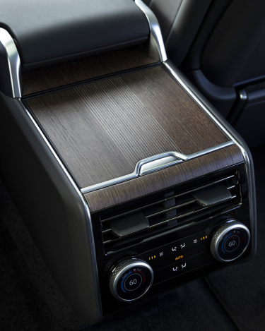 RR_22MY_04_AB_P400_LWB_INTERIOR_070422