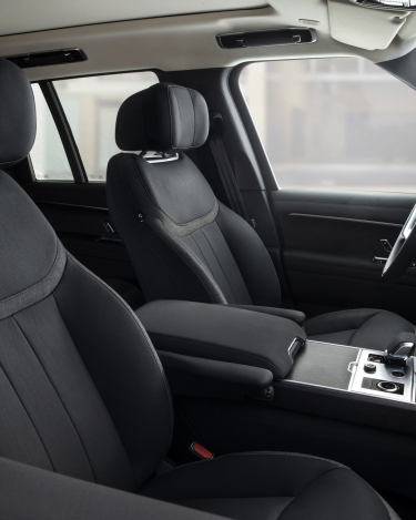 RR_22MY_08_HSE_D350_SWB_INTERIOR_070422