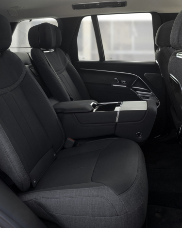RR_22MY_10_HSE_D350_SWB_INTERIOR_070422