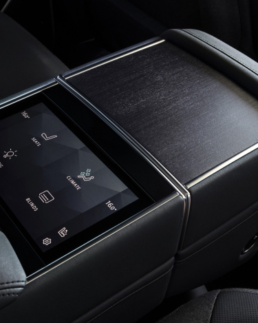 RR_22MY_12_HSE_D350_SWB_INTERIOR_070422