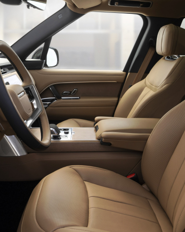 RR_22MY_16_SE_P400_LWB_INTERIOR_070422