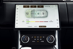 RR_22MY_14_HSE_D350_SWB_07_INTERIOR_070422