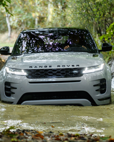 2020-Range-Rover-Evoque-Off-road-2