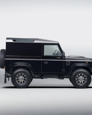 LR_LXV_Defender_SE_03
