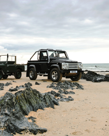 lr_defender_svx_01_hr_8150
