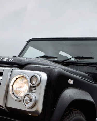 lr_defender_svx_25_hr_fb10